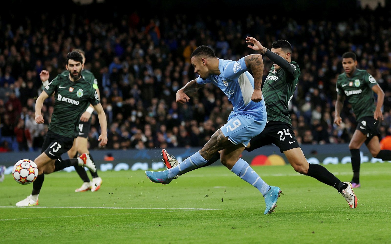 Manchester City 5-0’ın Avantajını Korudu ve Adını Çeyrek Finale Yazdırdı