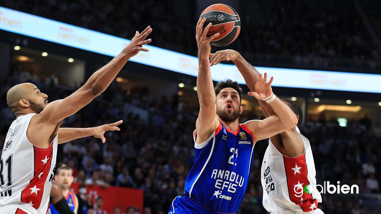 Anadolu Efes Final Four'da!