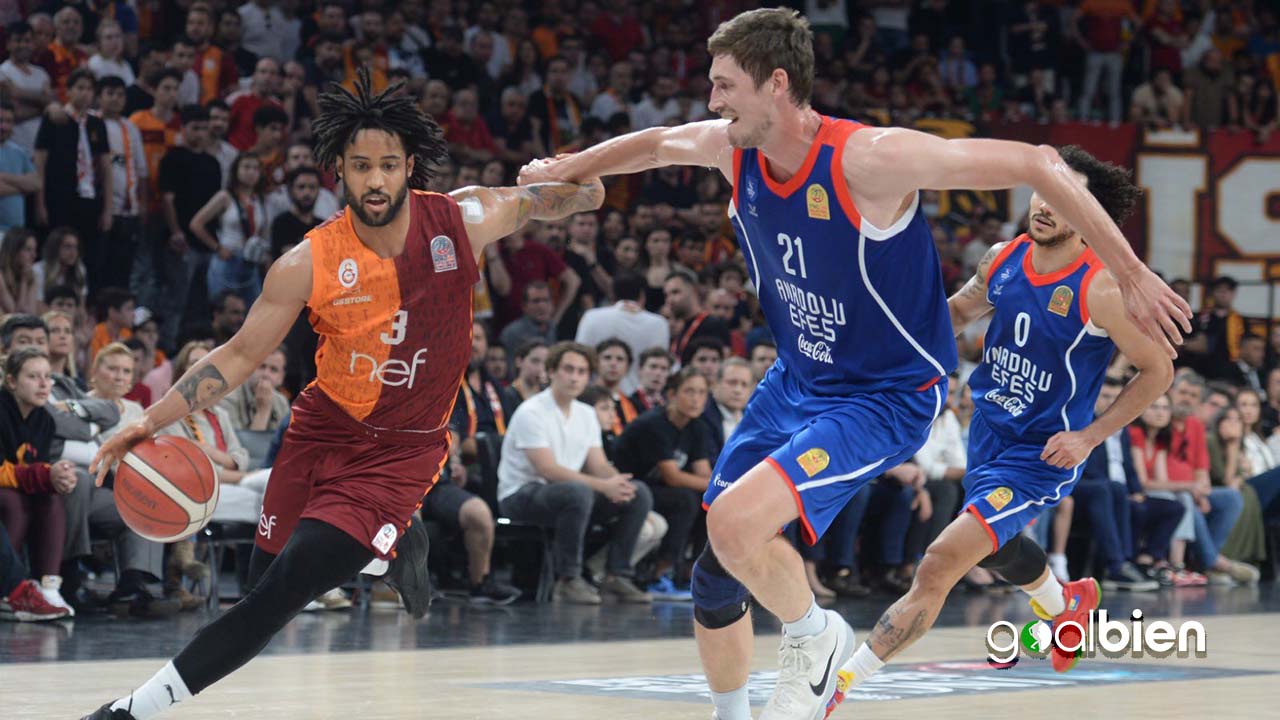 Anadolu Efes Seride 2-1 Öne Geçti